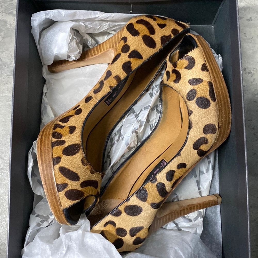 Steven by Steve Madden Leopard Sandles Print Size 7